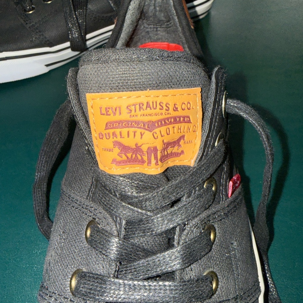 Levi's Black Canvas Low-Top Sneakers with Brown Heel Accent 10 - Picture 2 of 5